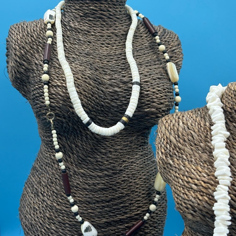 12 Piece Unisex Beaded Shell Necklaces. One Lot Sale.  Boho Jewelery. Beachy - Picture 6 of 6